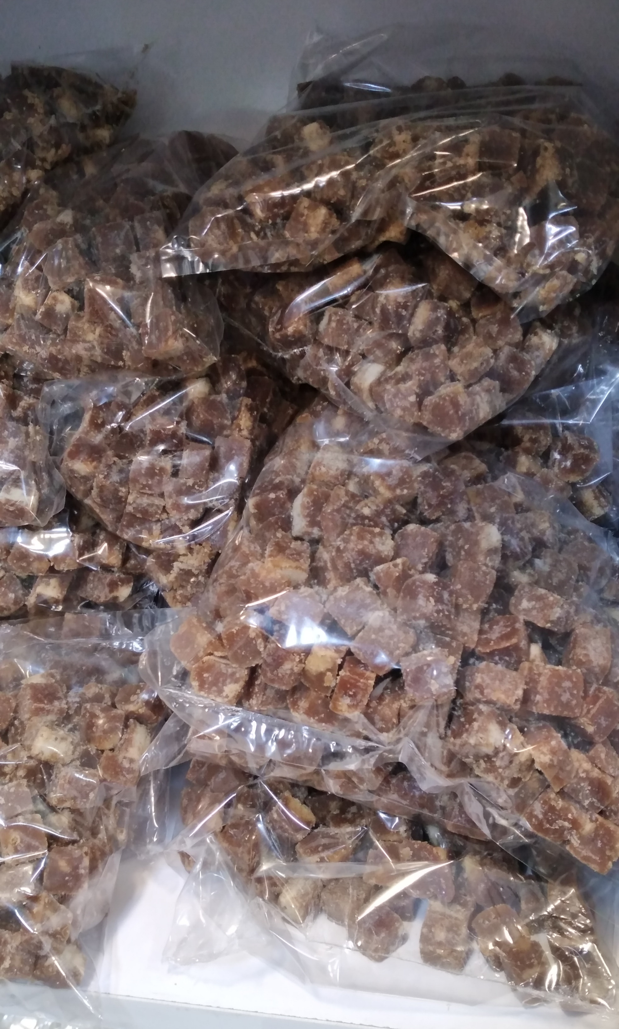 طعم کنجد.دارچین.زنجبیل‌.گل محمدی.هل